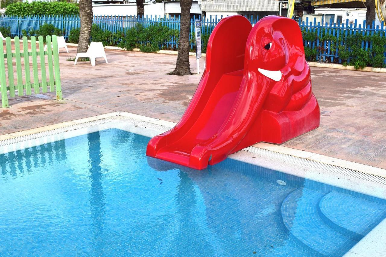 Casita Movil En Camping De La Manga Hotel Ngoại thất bức ảnh